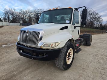 Main image International 4300